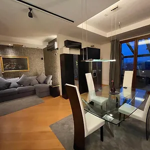 Attico Con Vista Spettacolare E Jacuzzi Appartamento Bologna